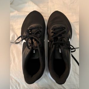 New Mens Nike Sneakers Size 9